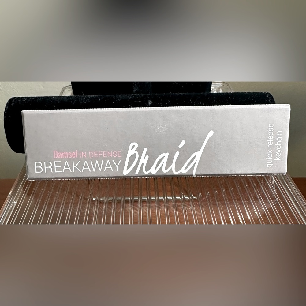 NWT Damsel in Defense Breakaway Braid Keychain Wristlet Gray Gunmetal
